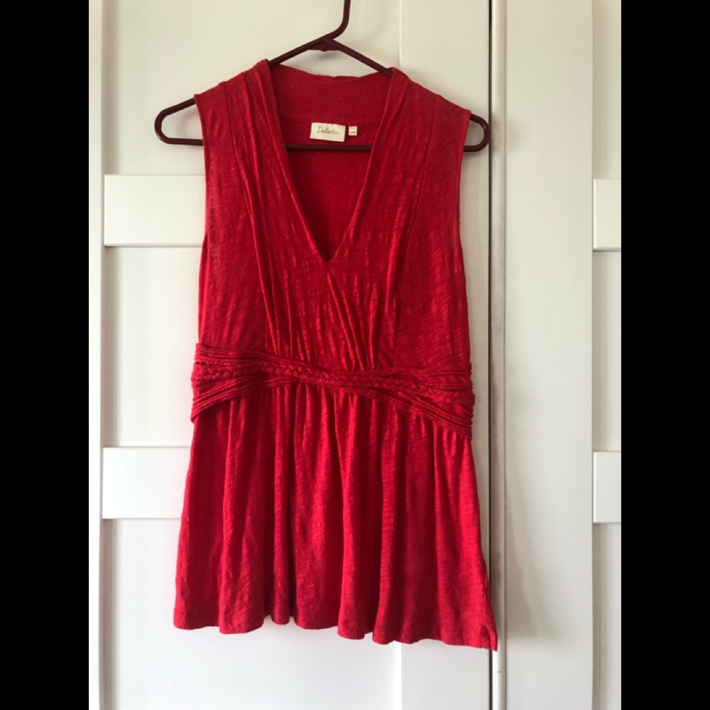 Red sleeveless tunic top